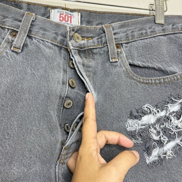 VINTAGE Levis 501 Short Size 33 Charcoal Button Fly Distressed Cut Off Upcycled - Picture 5 of 12